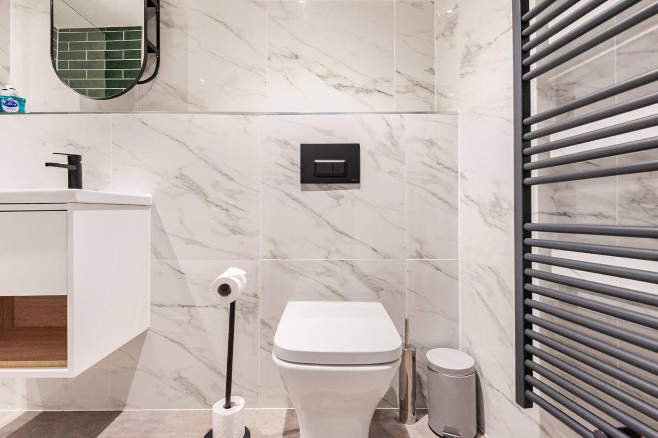Aire Apartments Лийдс Екстериор снимка